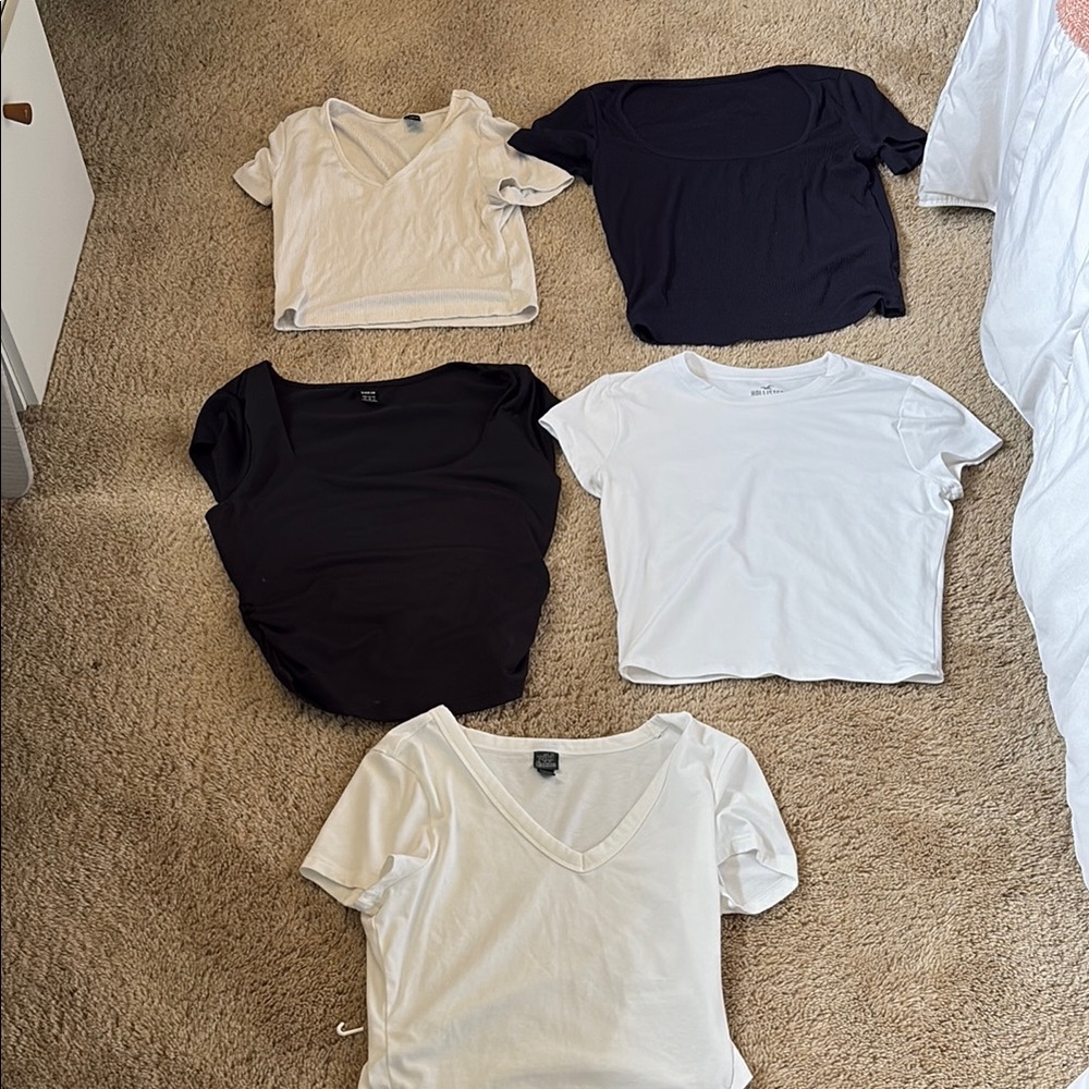 5 women’s short sleeve crop tops from target/shein/hollistser